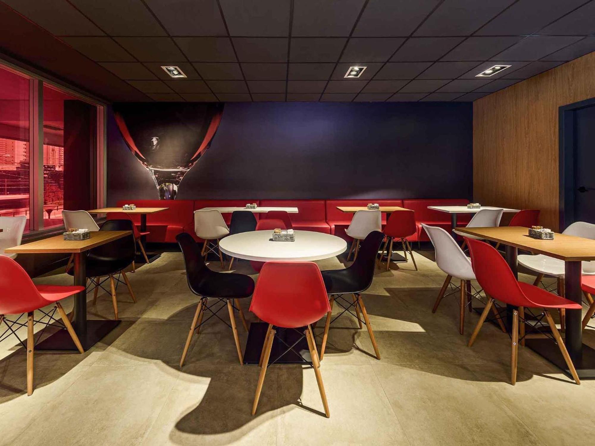 Ibis Sao Paulo Ibirapuera — Fotos 1